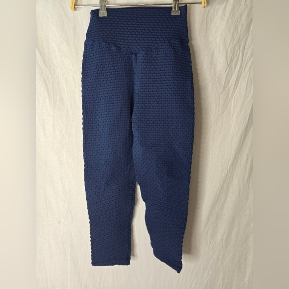CLS Pants - CLS navy blue textured scrunch 21" leggings- Size small